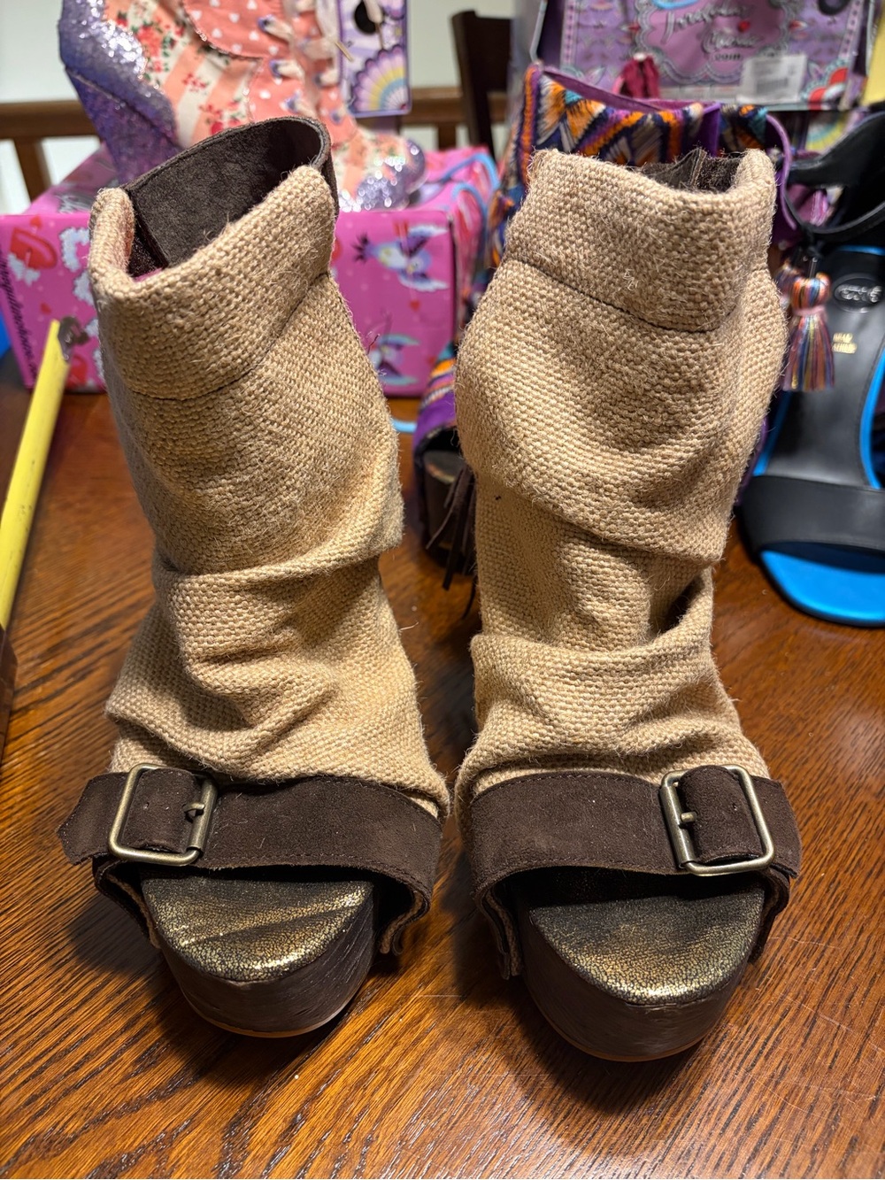 Irregular Choice NIB Woodstock natural 39.5/8.5